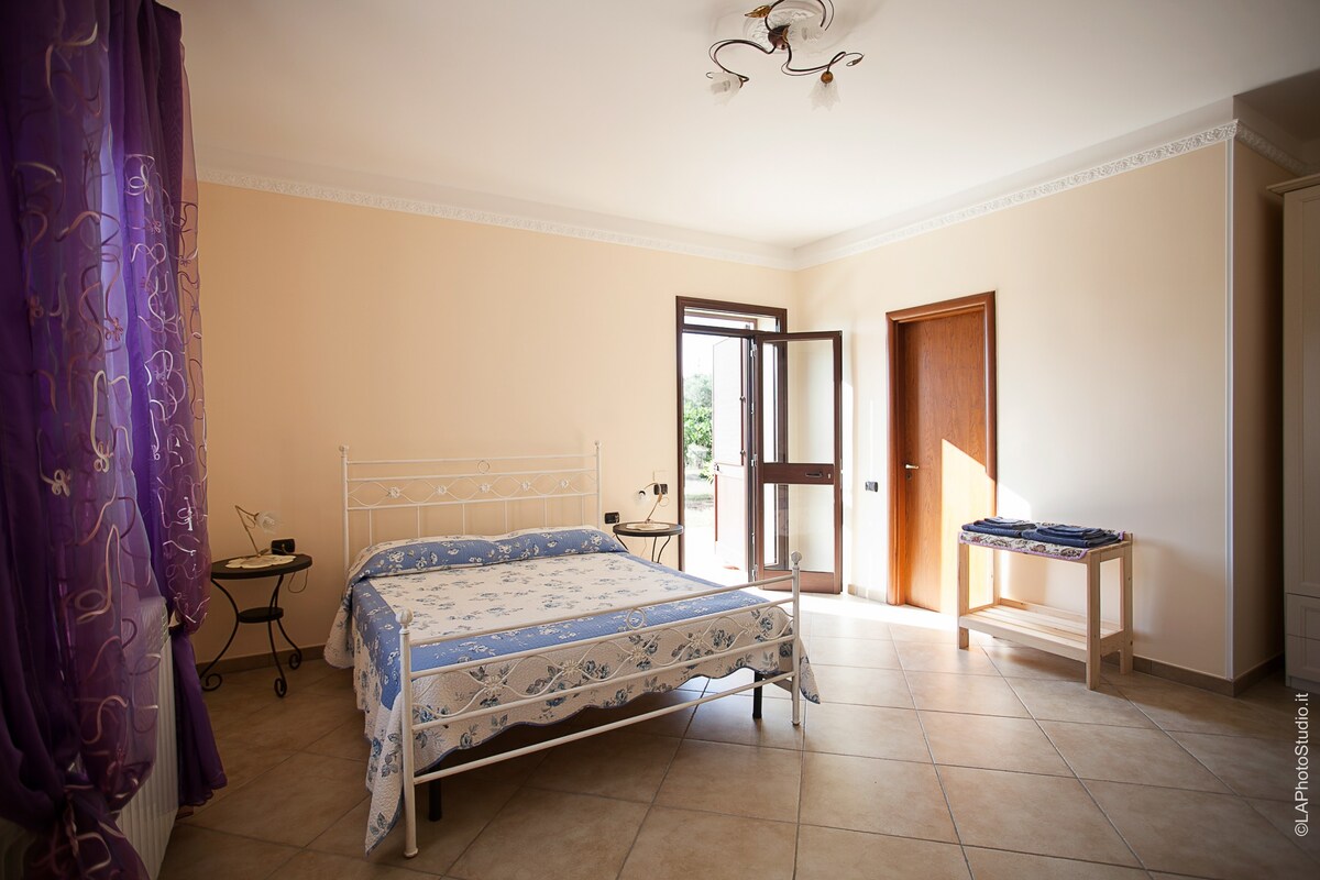 Deluxe B&B with a natural Pool in Salento
