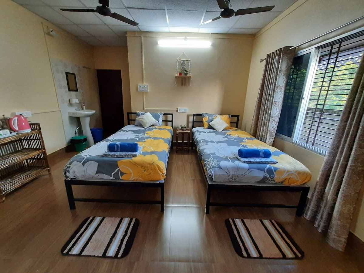 Mulaqat BnB - Twin/Double Room 2 with AC