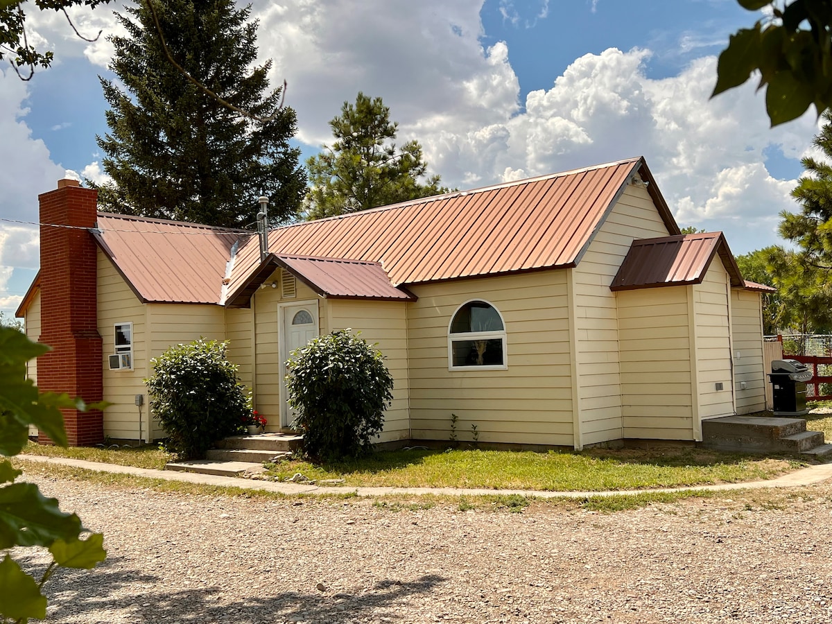 Guest house/ on working ranch