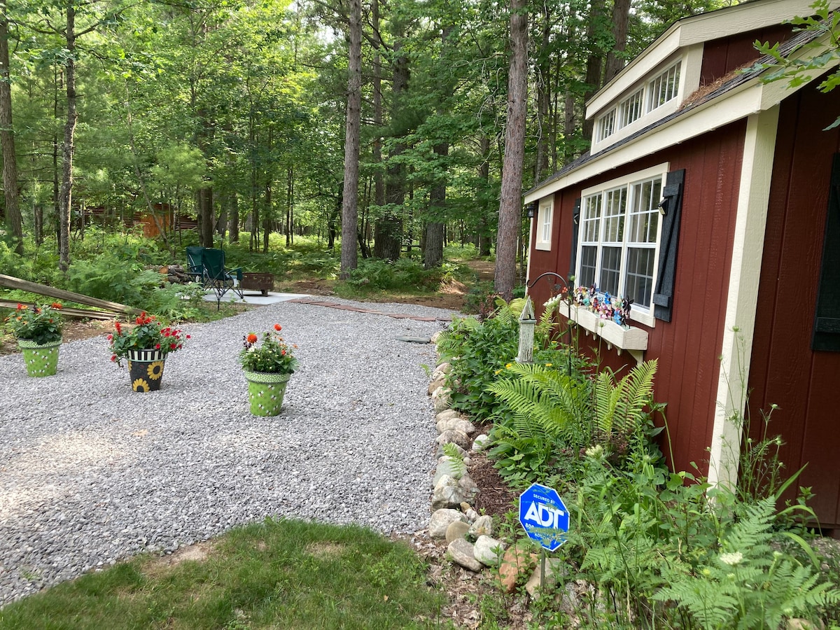 Boardman River Tiny House near Traverse City