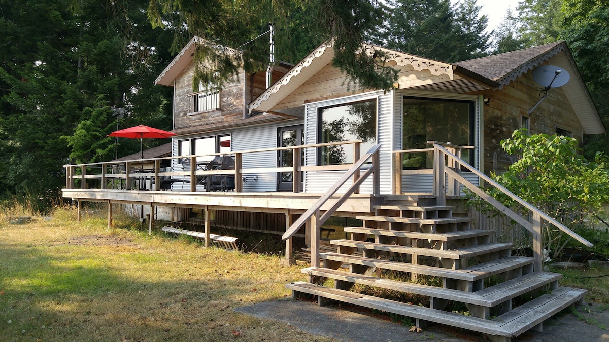 登曼岛（ Denman Island ）的Ravenstone海滨别墅住宿加早餐