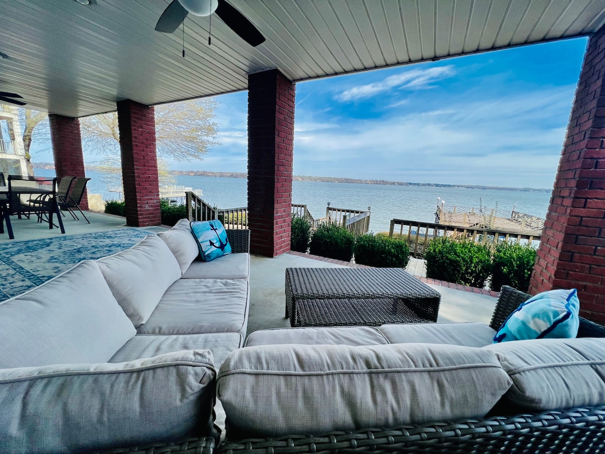 Waterfront Lake Suite in the Shoals
