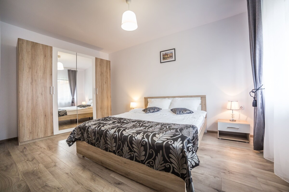 Manuela Residence: Elegant hotel-style room