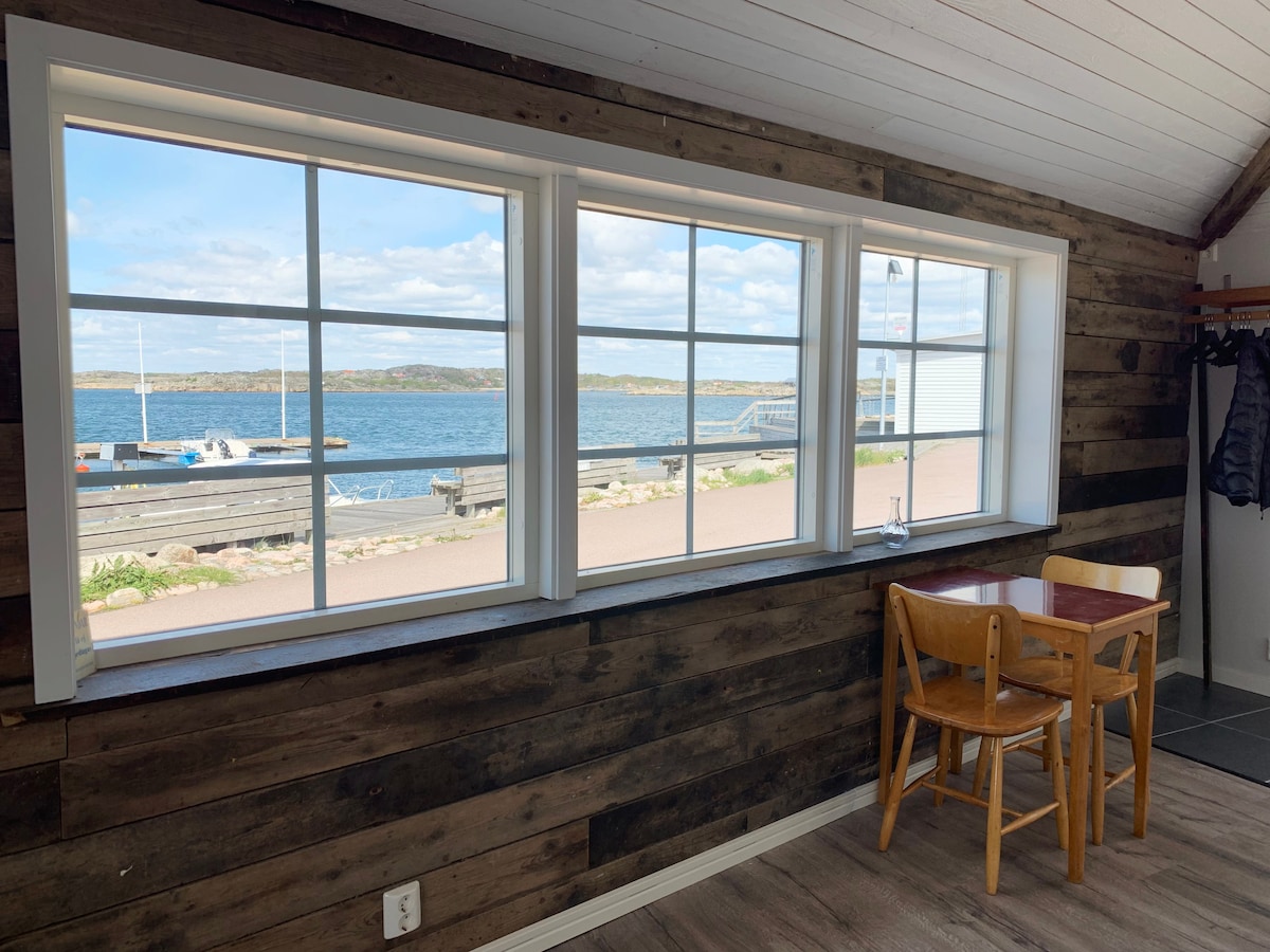 Boende på Styrsö med havet utanför fönstret