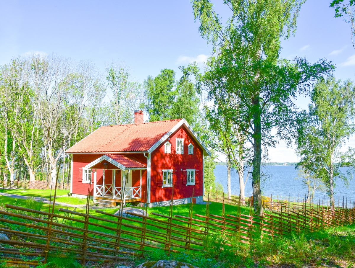 Sand - ett drömhus vid Hjälmaren