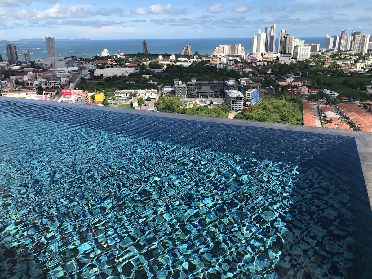 芭堤雅公寓出租-房间和天空游泳池