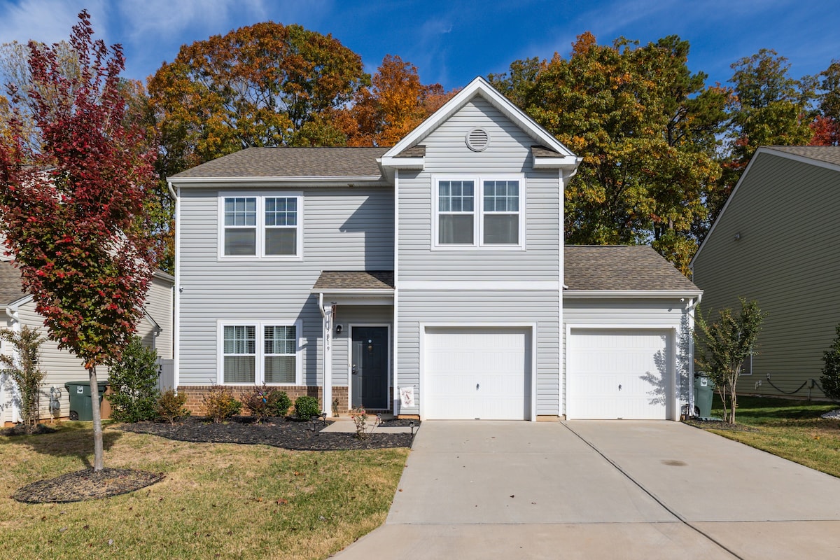 Charming & Cozy house in Greensboro.