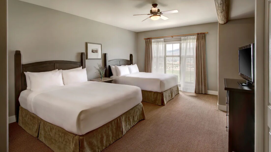 2 Bedroom Lake View @ Spirit Ridge Resort