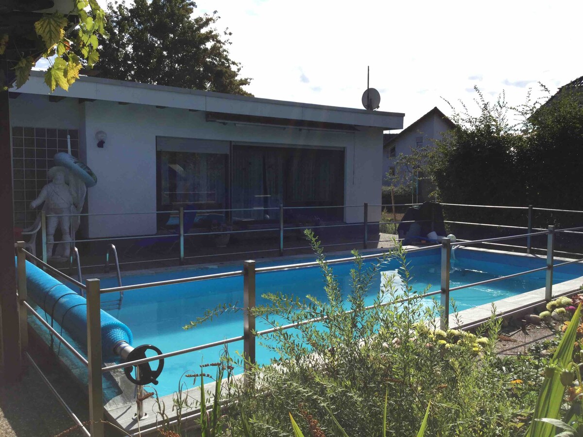 Idyllische Ferienwohnung  mit Garten und Pool