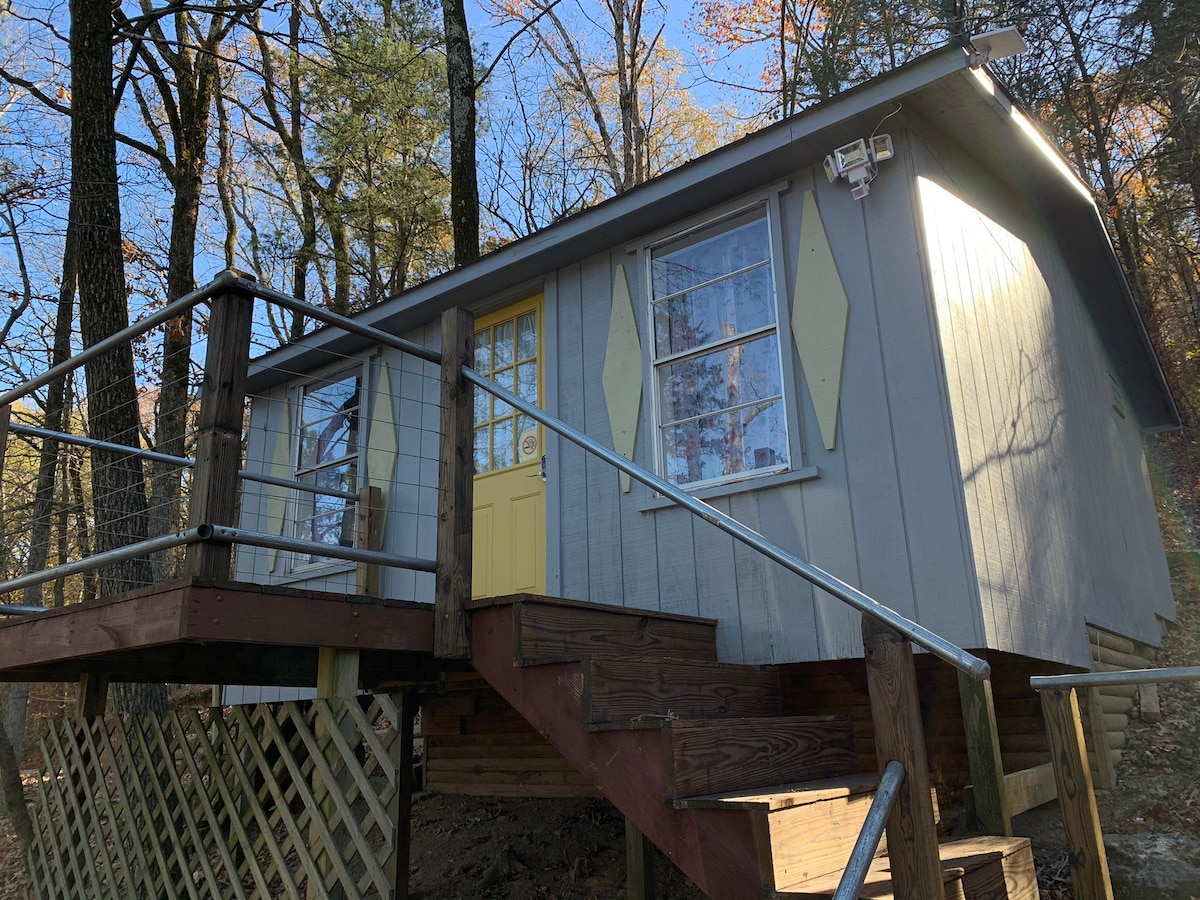 2 Cabins at Turtle Cove Cabins+Shell Shack hangout