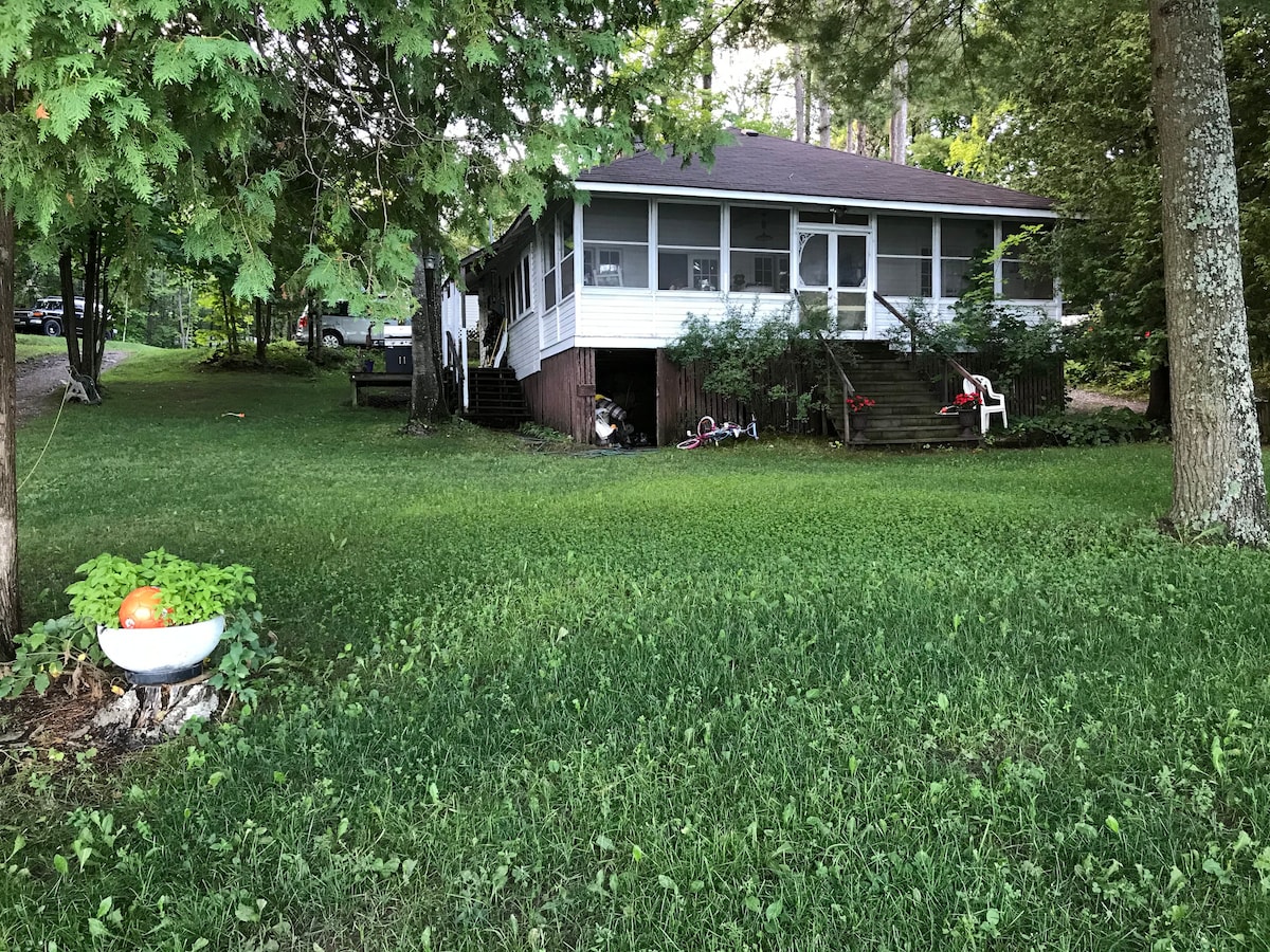 Classic Clear Lake Cottage