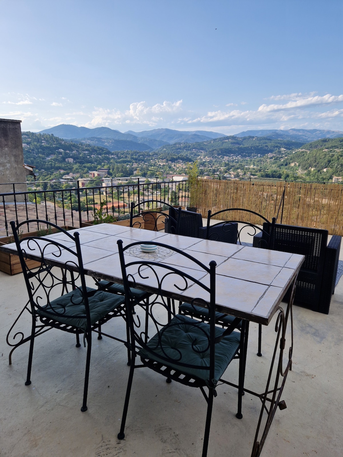 Appartement avec vue sur les montagnes d'Ardèche
