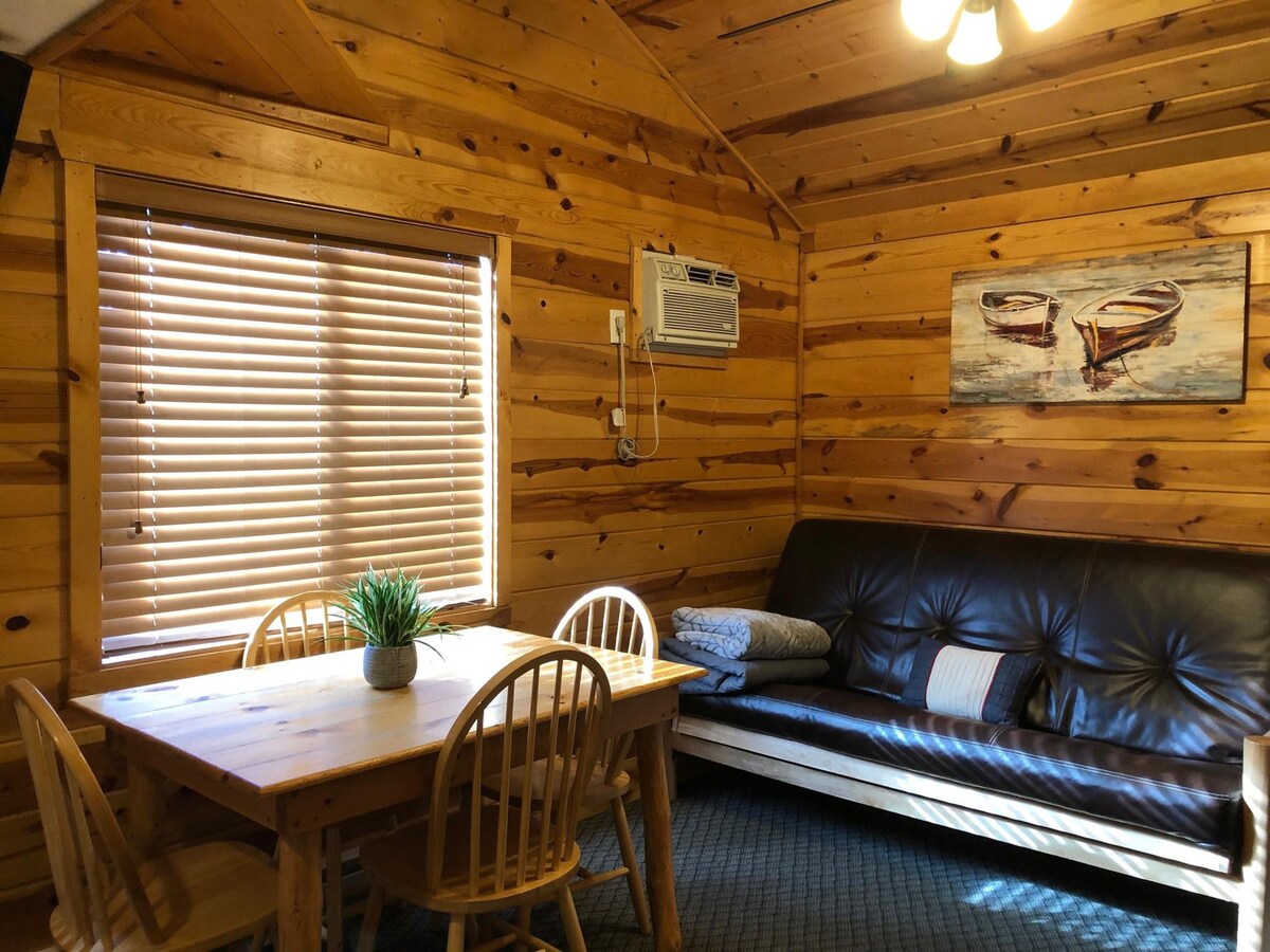 Duplex Cabin, 2 Bedroom with loft, sleeps 8