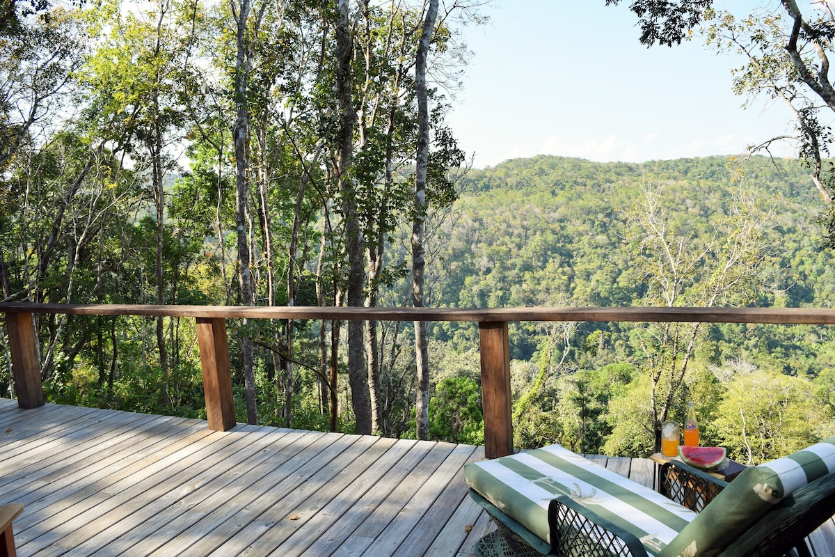 Arrowhead- Off Grid Luxury Jungle Lodge