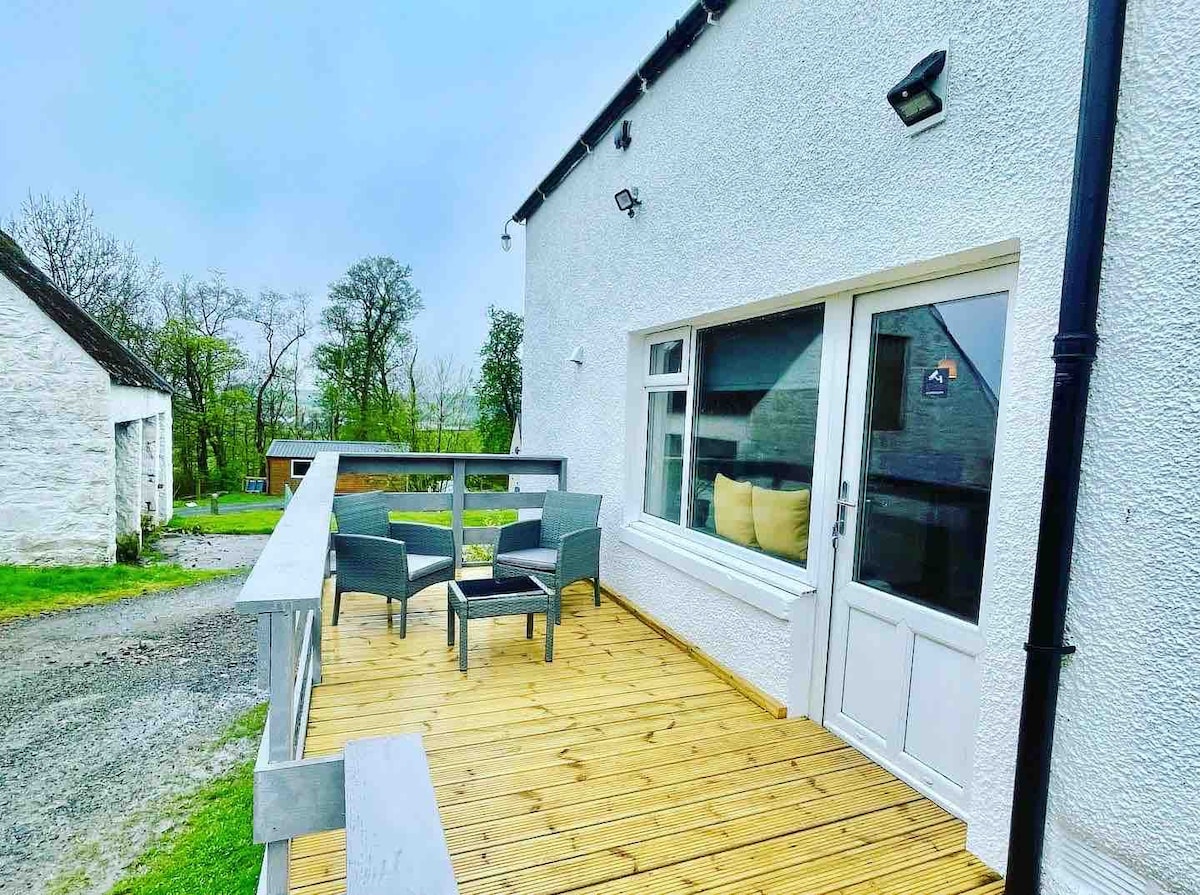 Cosy cottage on Airds Farm