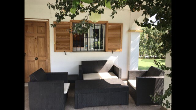 度假木屋带花园，位于100 PLAYA de VERA