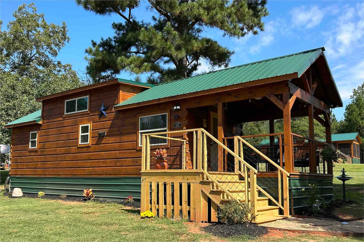 The Cabin at Firefly Cove