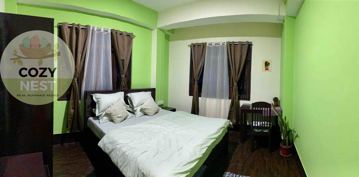 Cozy Nest- A Quaint condo 1km from city centre.