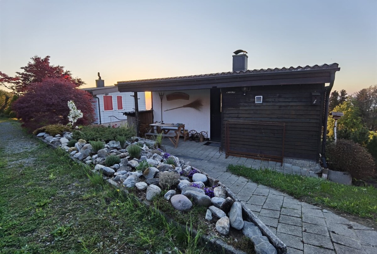 s 'Höckli - Appenzeller Chalet with Lake