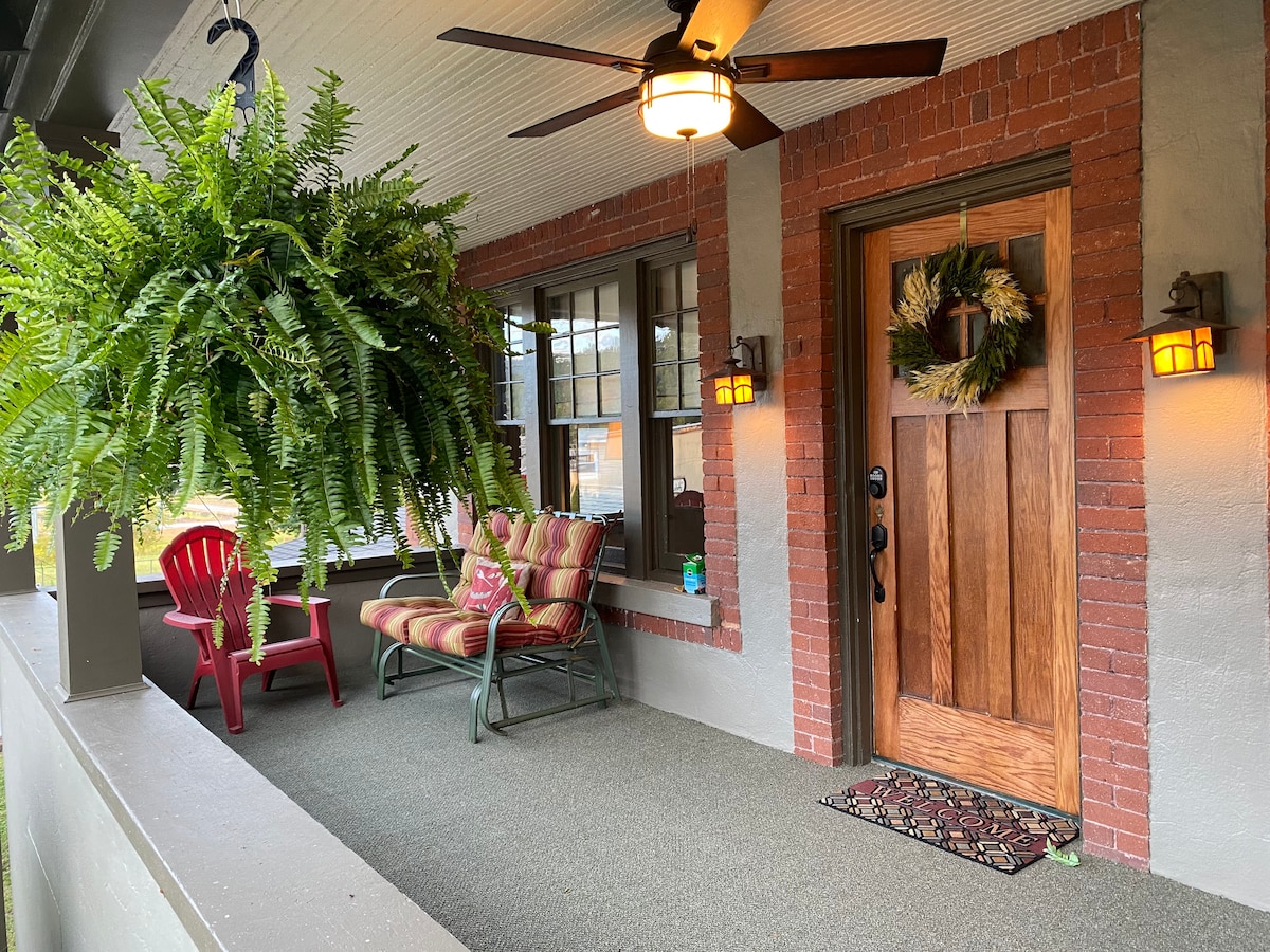 The Front Porch Inn