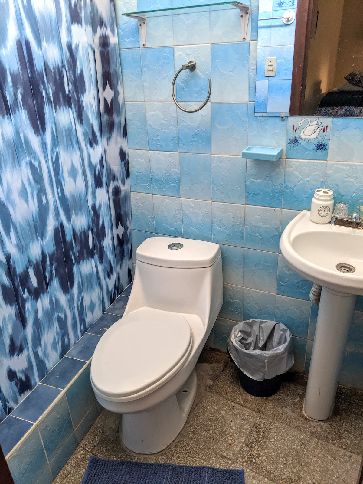 独立房间/浴室空调# 1 ，位于弗洛雷斯岛中心