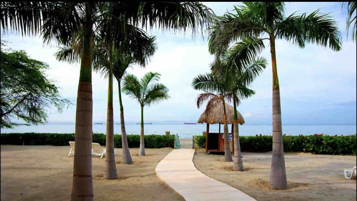 Samaria S.Marta Pozos Colorados in the beach