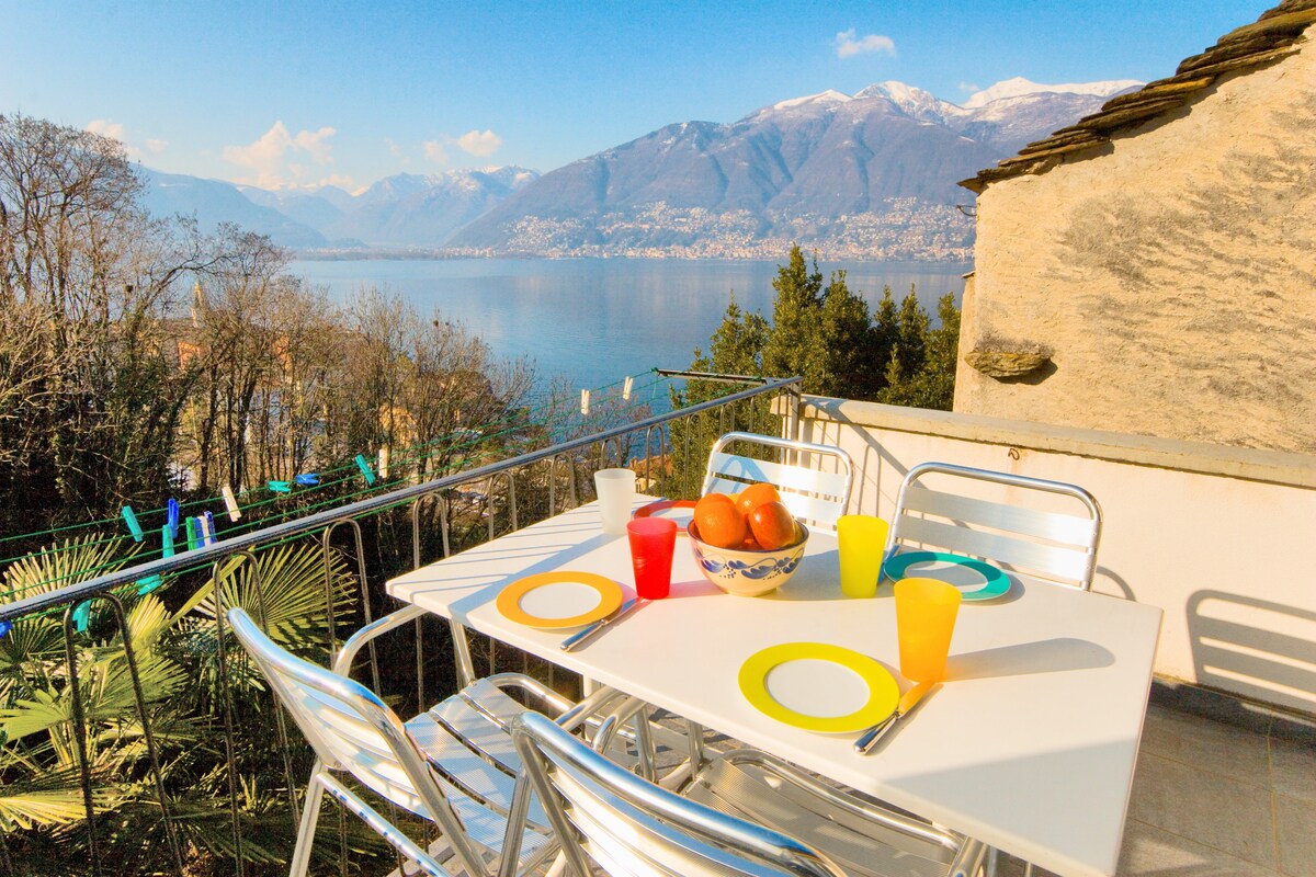 Magnificent view on the Lago Maggiore