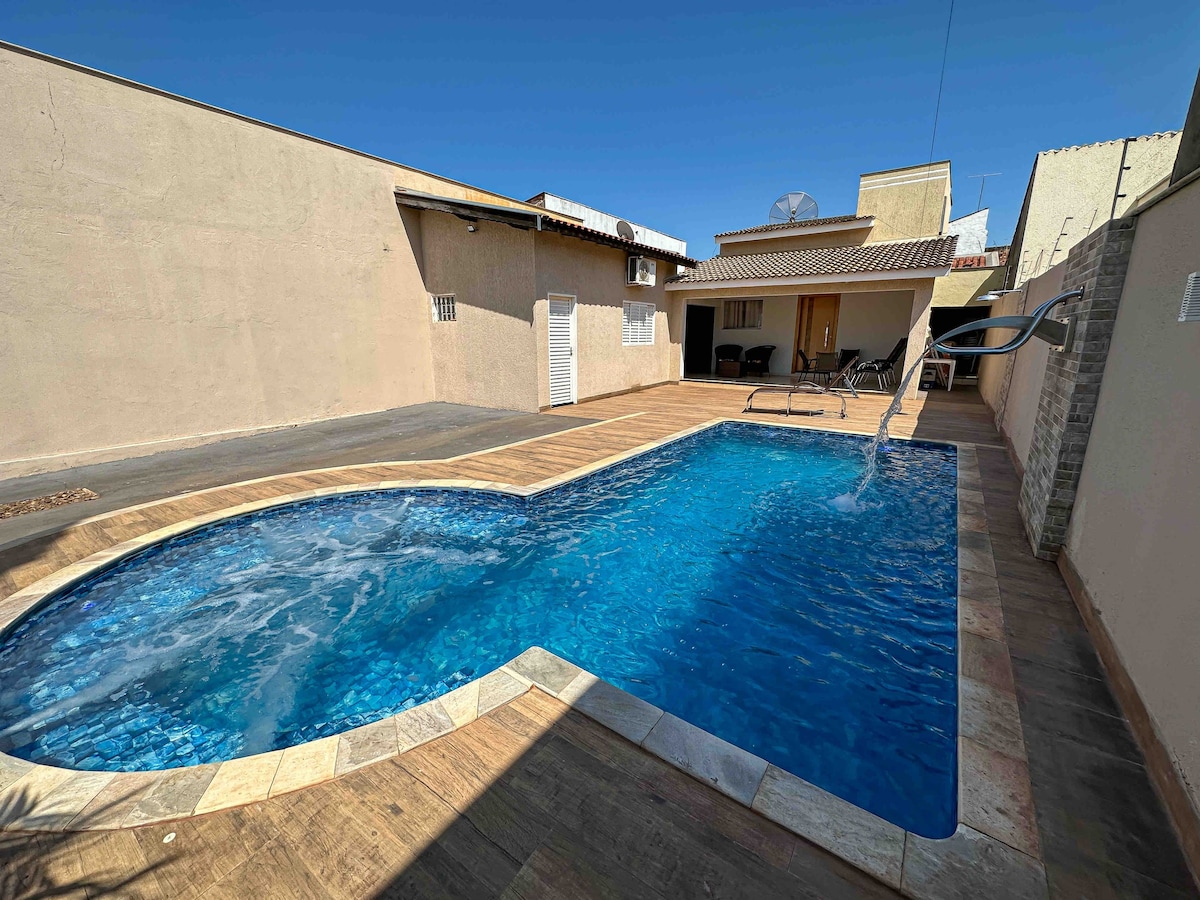 Casa de Férias com Piscina e Hidro em Andradina