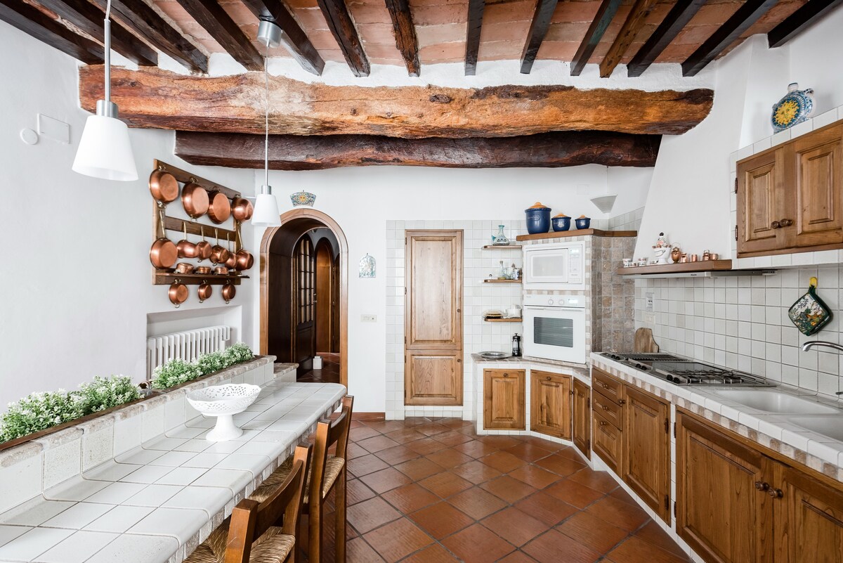 蒙特普恰诺的Val D'Orcia Tuscany ，带桑拿和按摩浴缸的惊艳房源