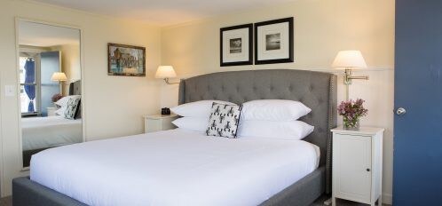 Room 20 - Topside Inn