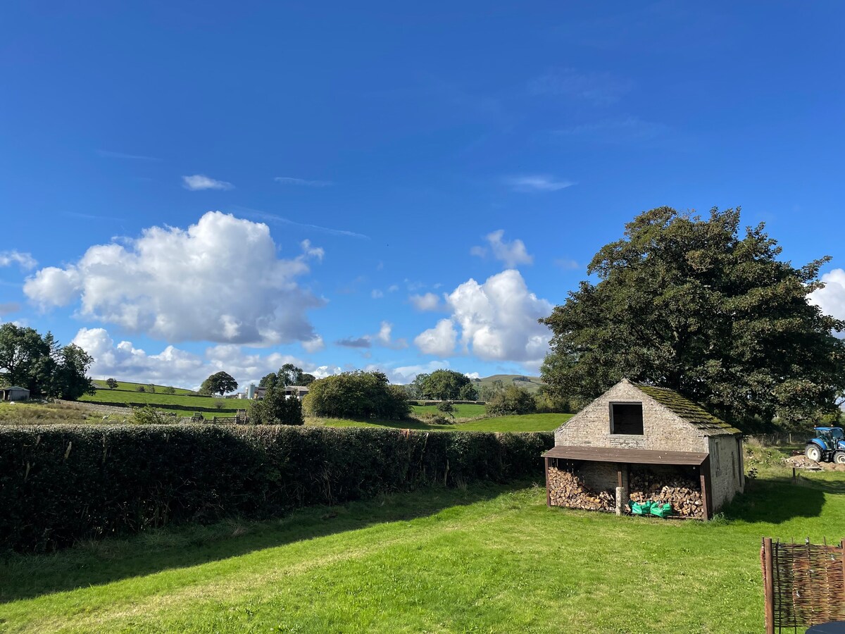 Romantic  Escape with Hot Tub, Barnard Castle