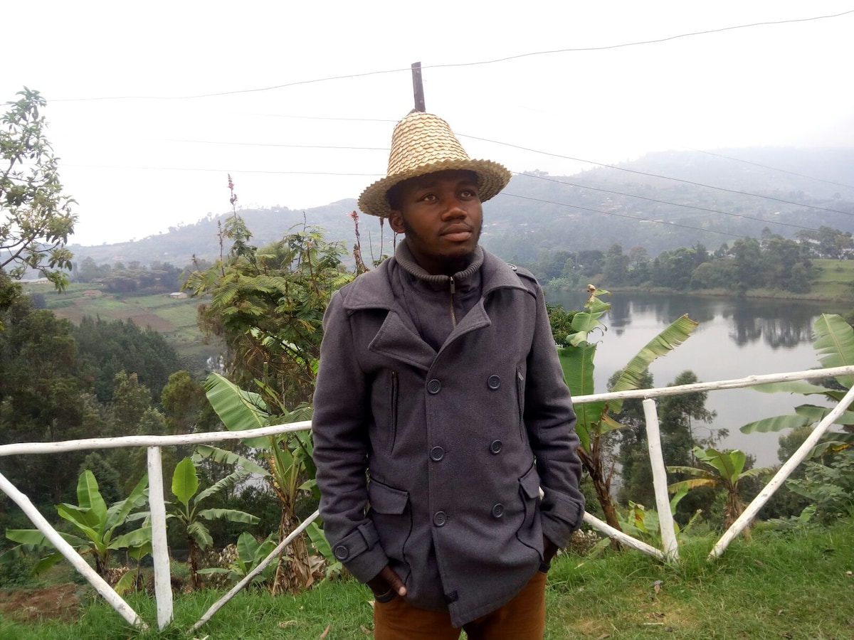 Lake World Travel - Lake Bunyonyi