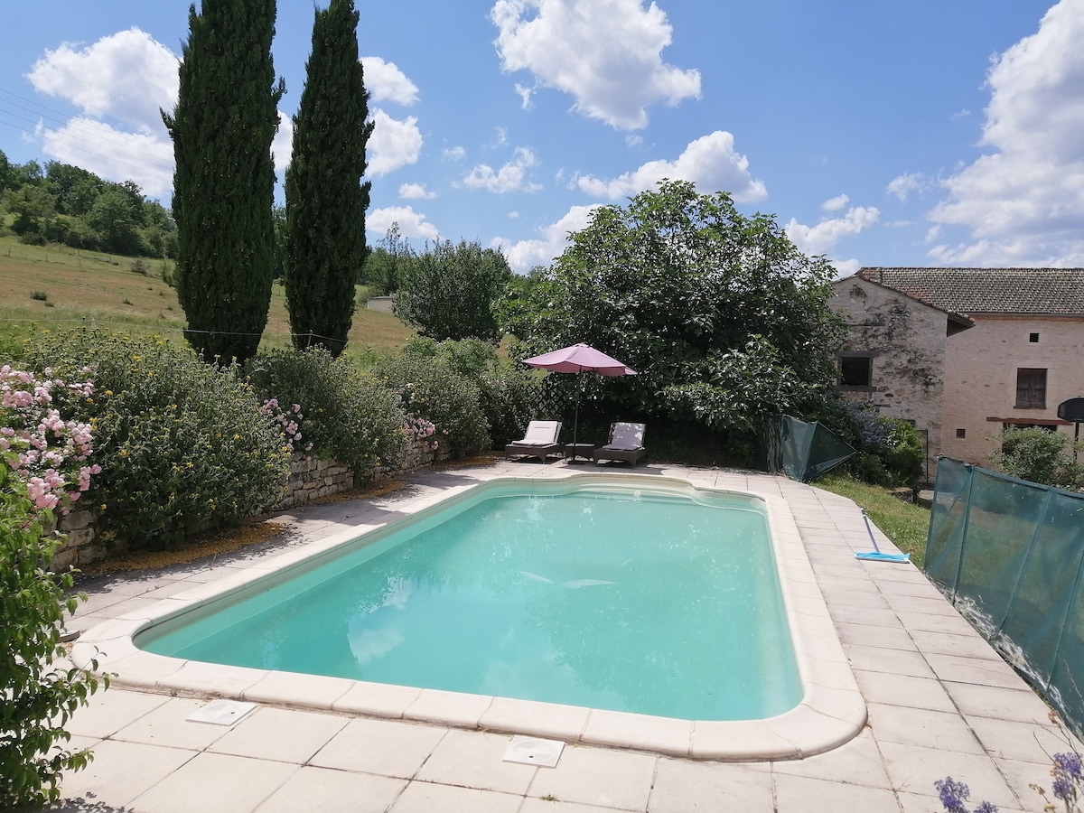 Charming Farm with great view, Pool and Horses