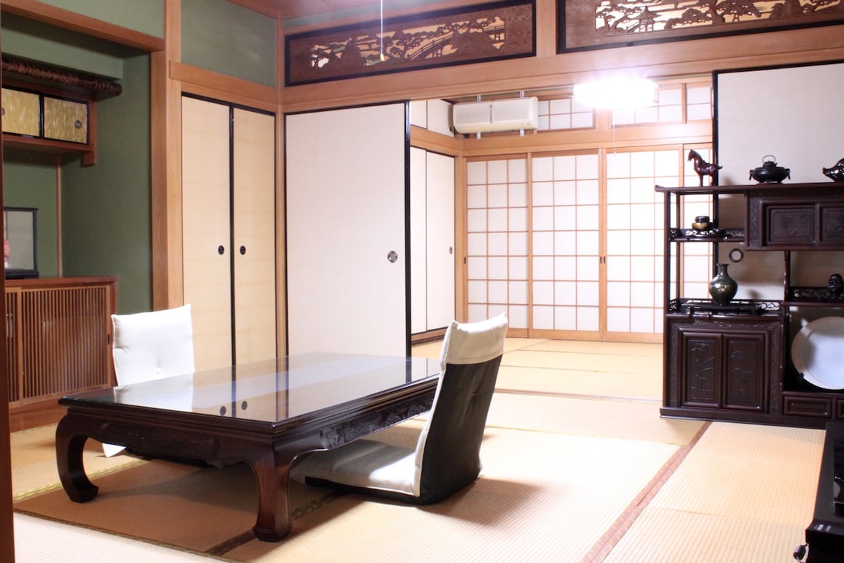 位置优越，去大阪（ （ Osaka ）和奈良（ Nara ）很方便/日式客房