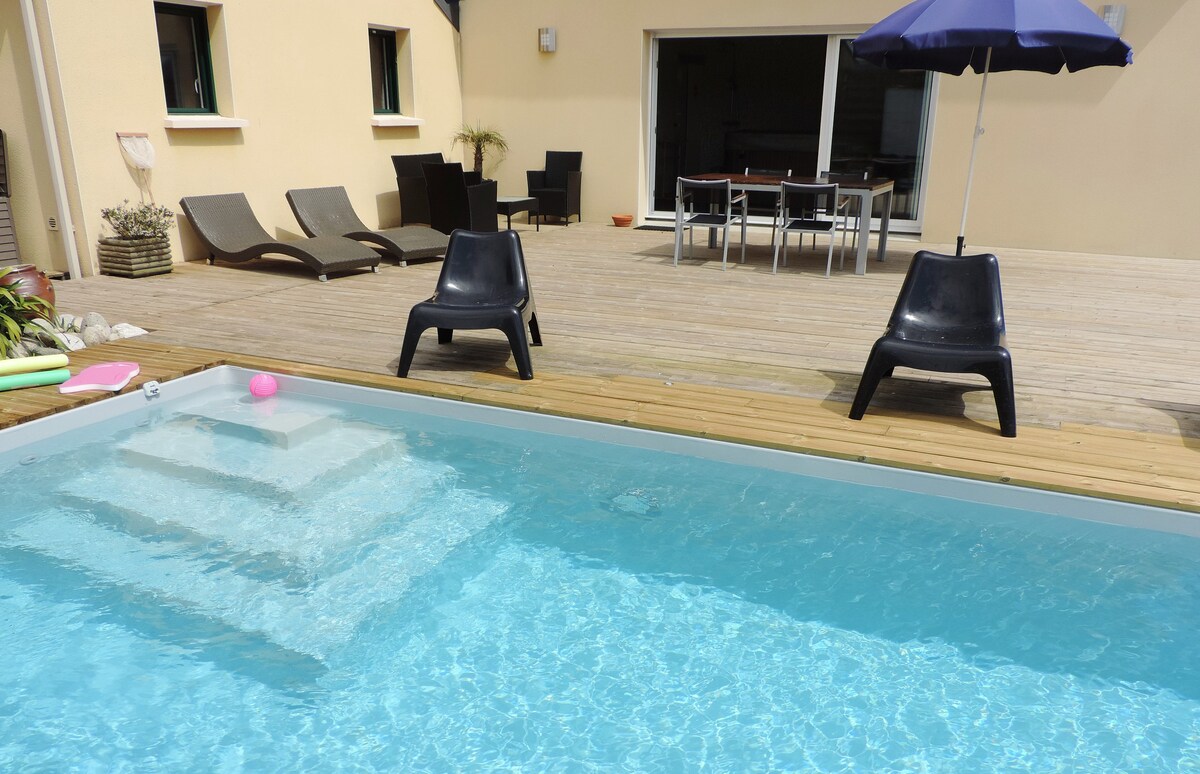 Villa ****8 pers piscine chauffée hammam200m plage