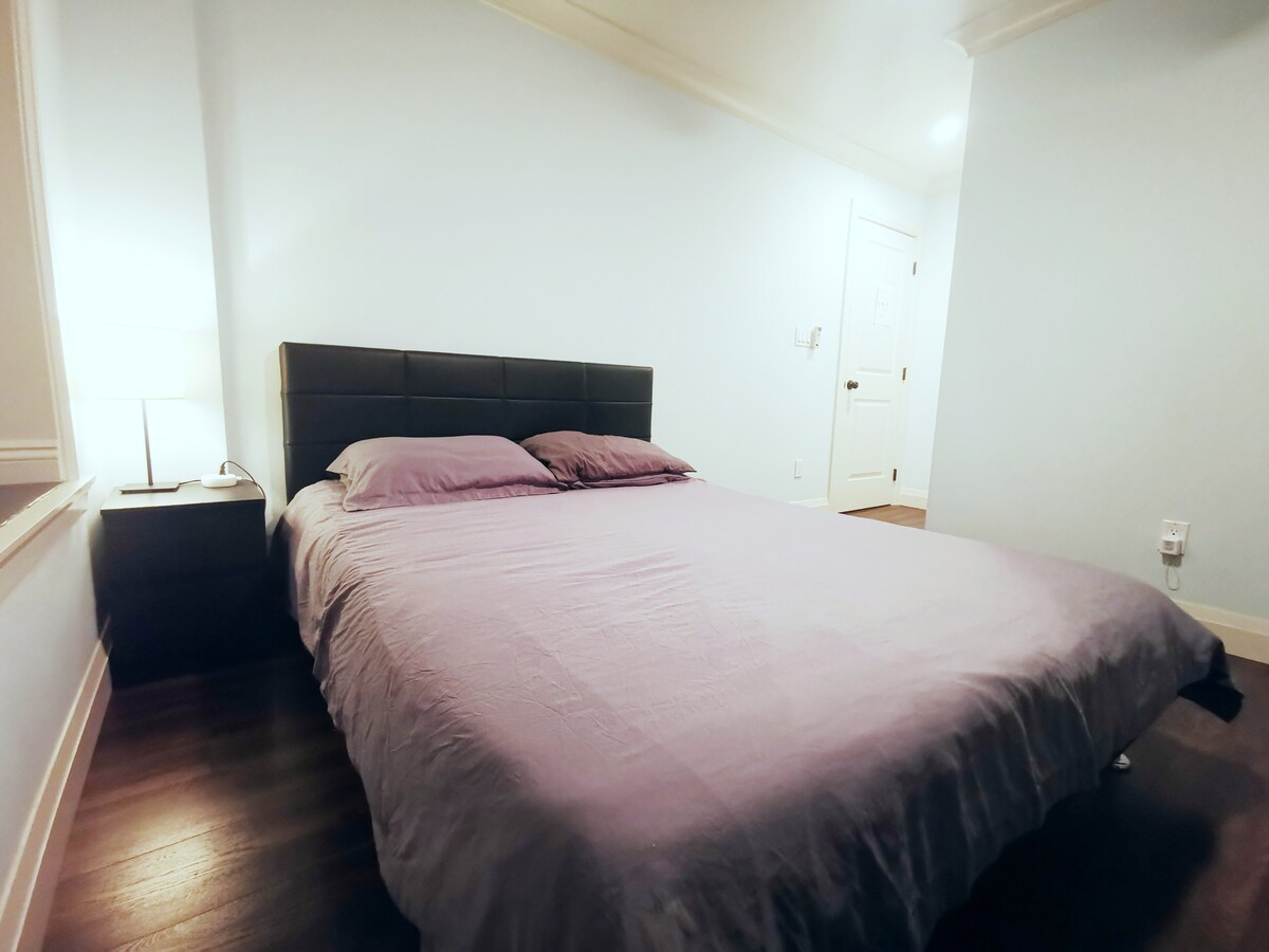 Lucky 5· Lovely Bedroom with Private Washroom