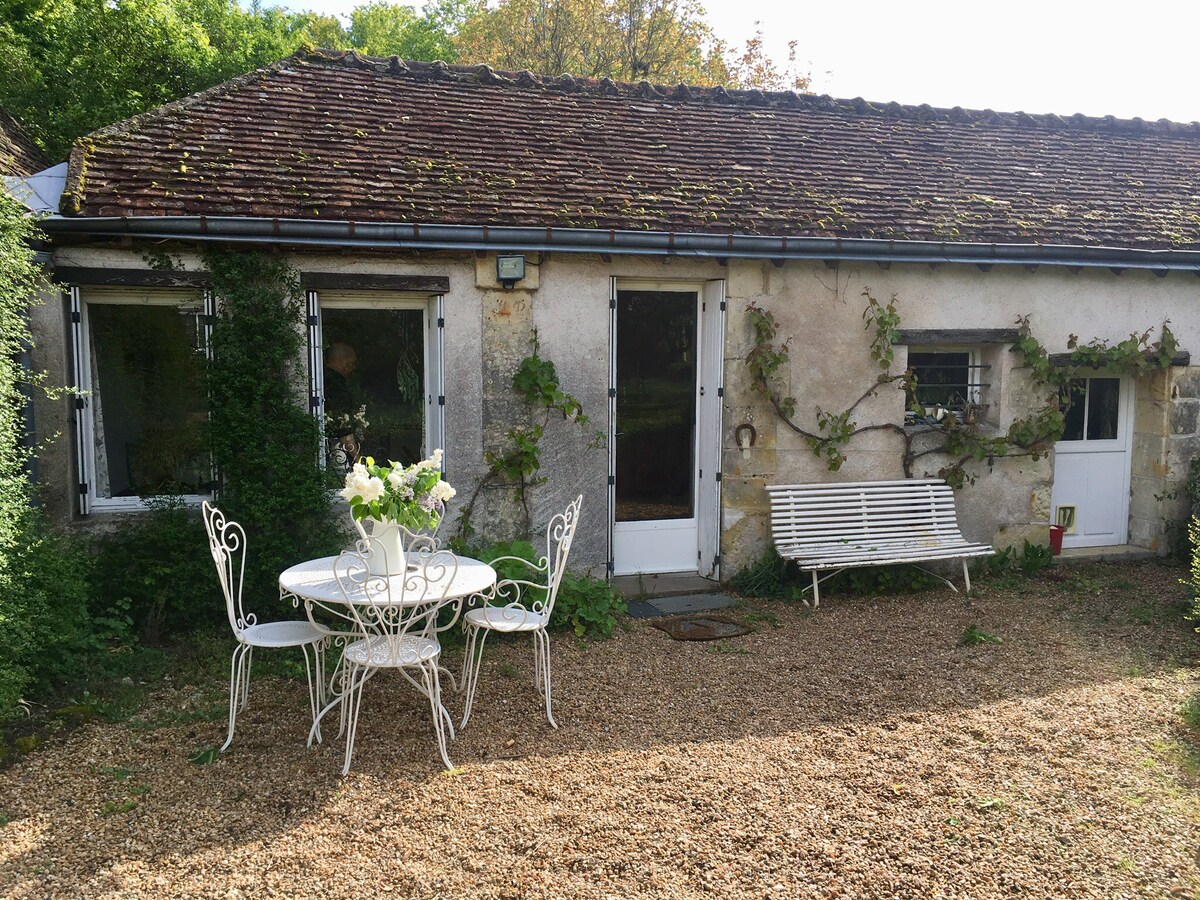 Charmante longère et jardin fleuri en Val de Loire