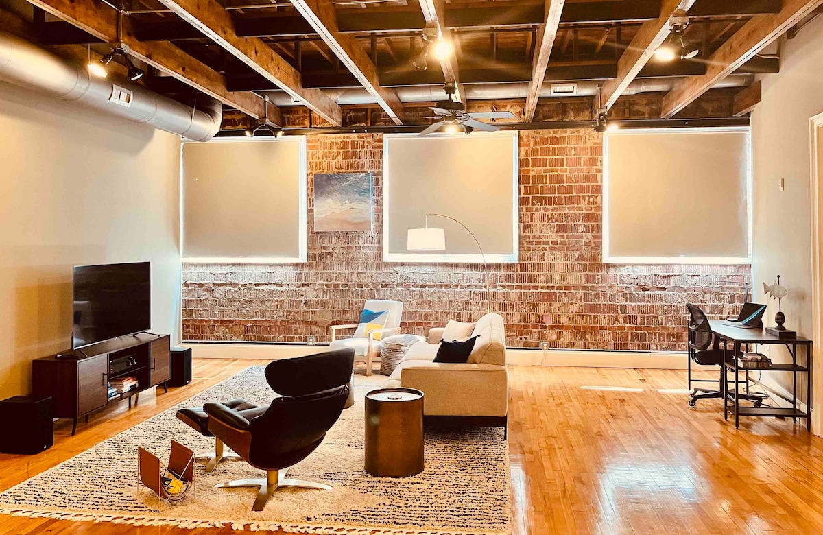 Spacious 1-bedroom loft in Historic Kingsport