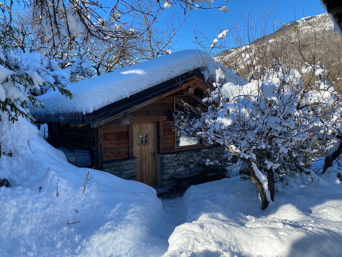 带热水浴缸的小木屋，非常适合在库奇维尔滑雪