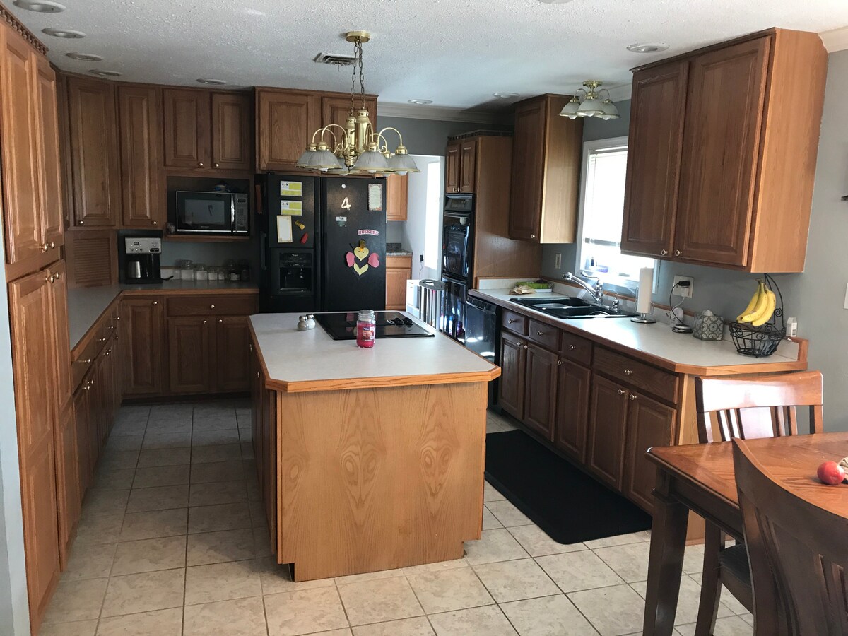 Large home close to all the necessities in chadron