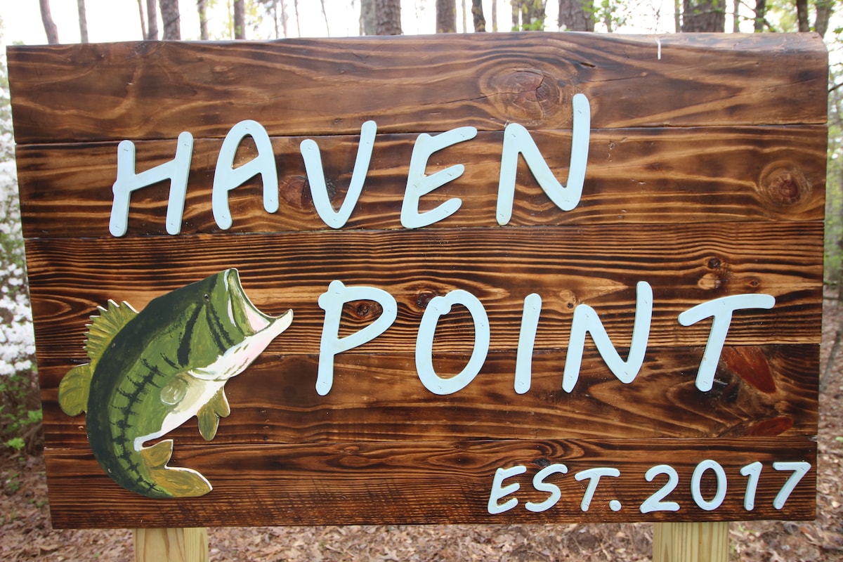 Haven Point with Houseboat (boat rental opt)