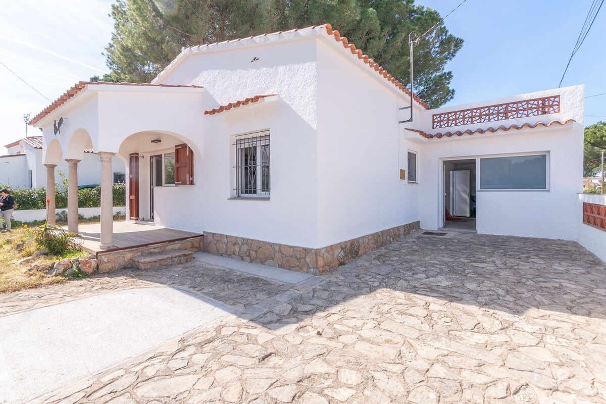 Lovelyholidayhomeinl Escalawithfencedgarden L Escala民宿 Lovelyholidayhomeinl Escalawithfencedgarden L Escala民宿
