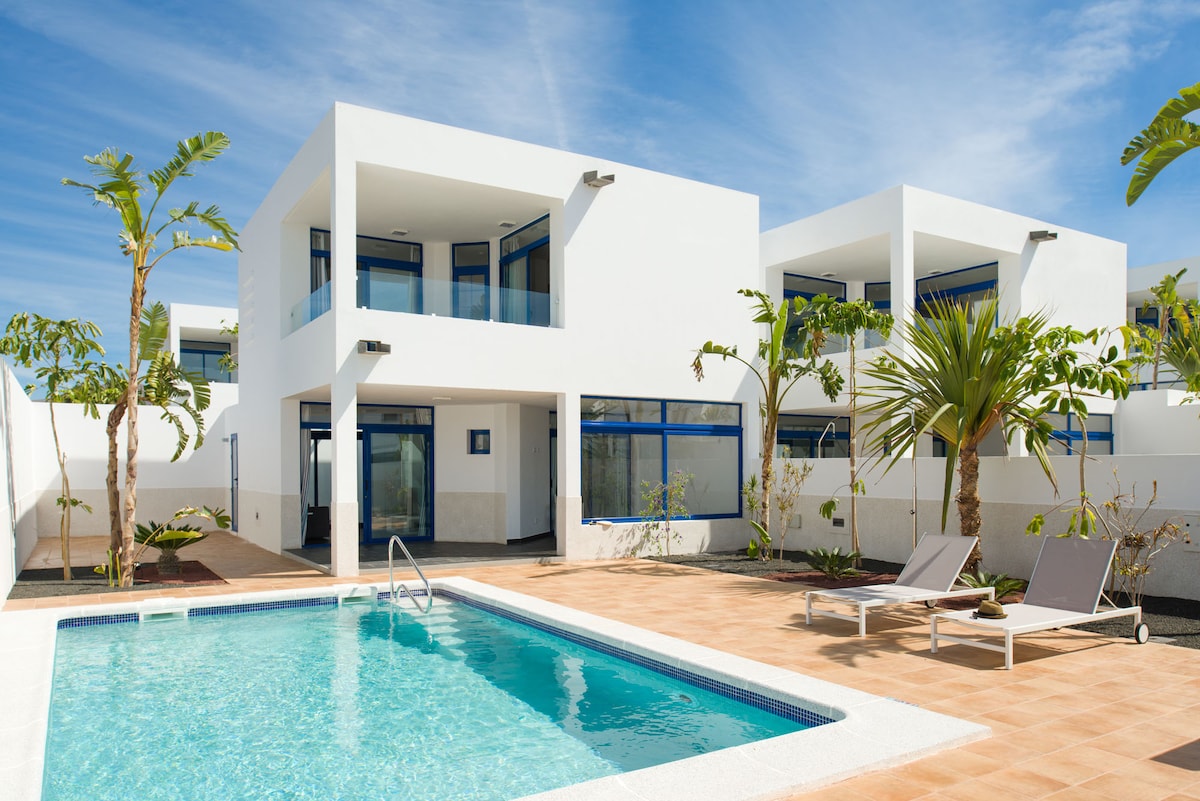 Modern 2-bedroom villas in Marina Rubicón