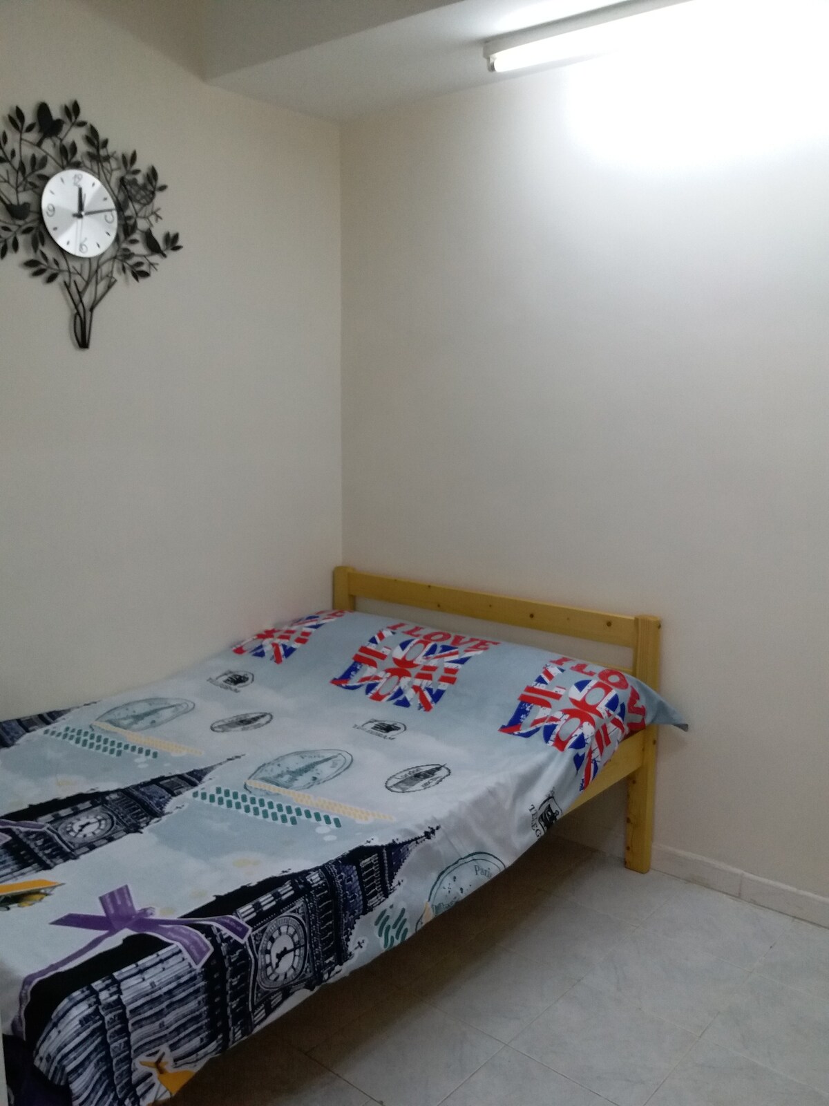 Nice Studio available in Sheung Wan (20a)