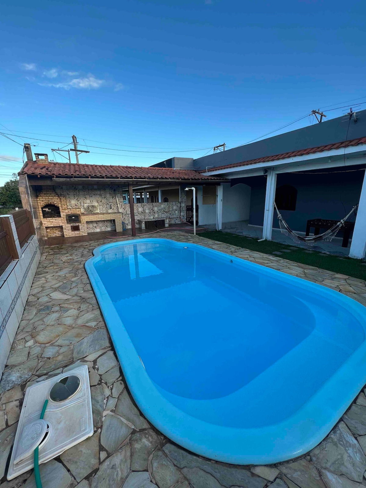 Casa ampla agradável com piscina