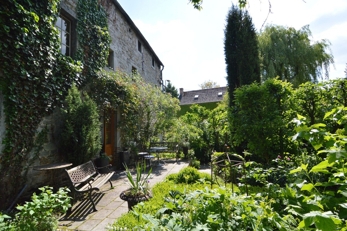 Enchanting Cottage with Terrace, Garden