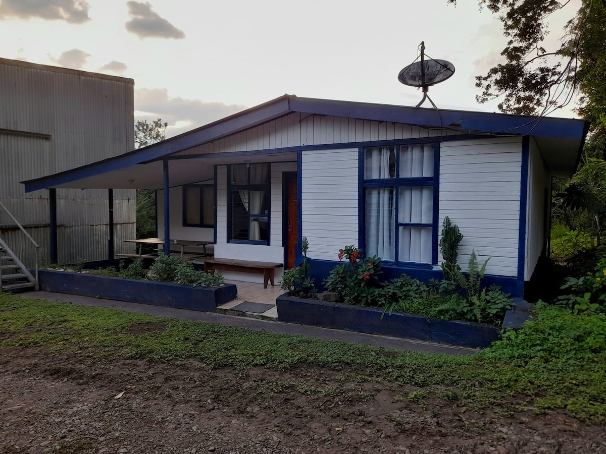 Casa de campo en Tilarán, segura y cálida.