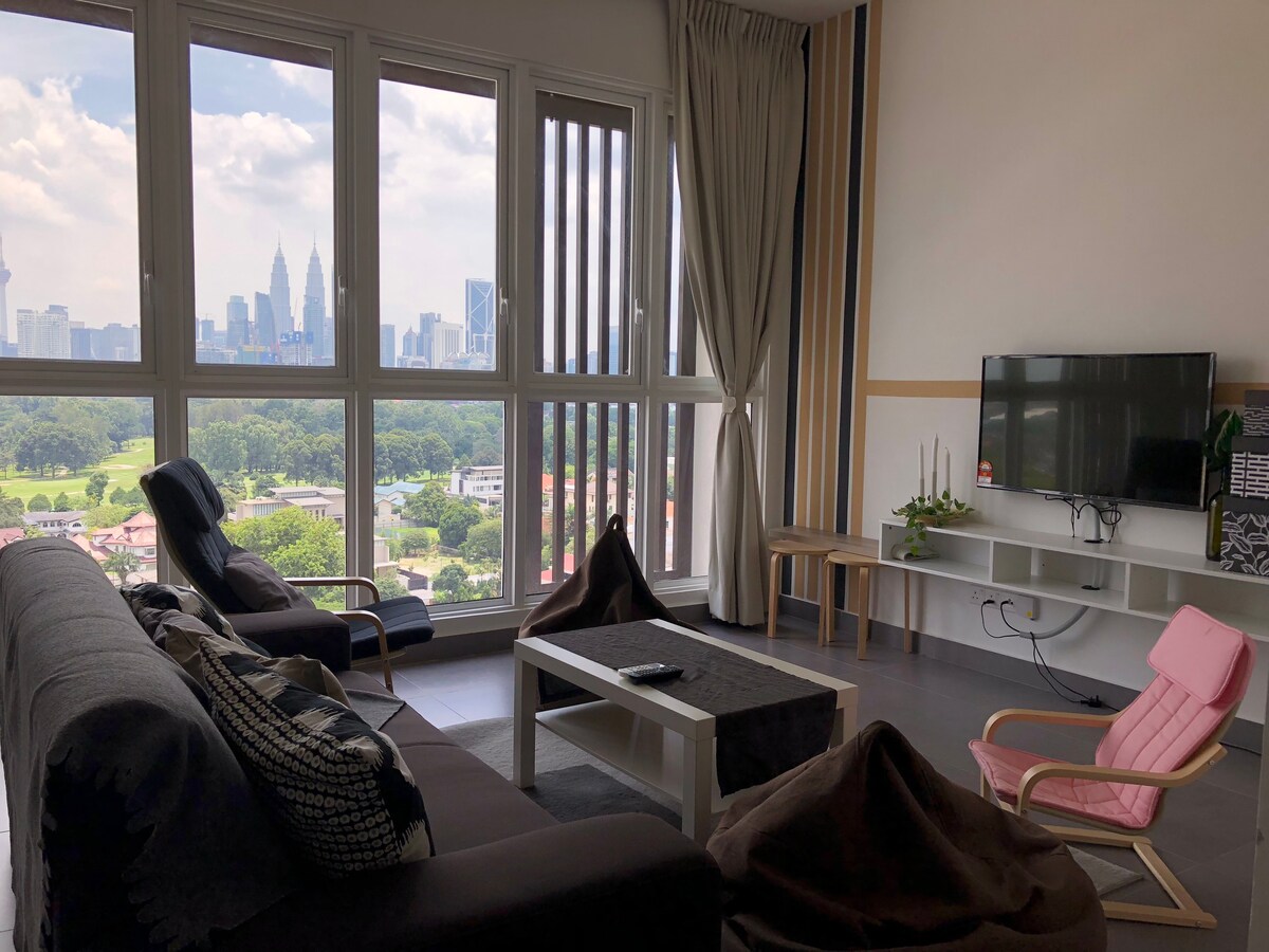 S-Home Sentrio现代舒适公寓，可欣赏吉隆坡城中城中城区美景