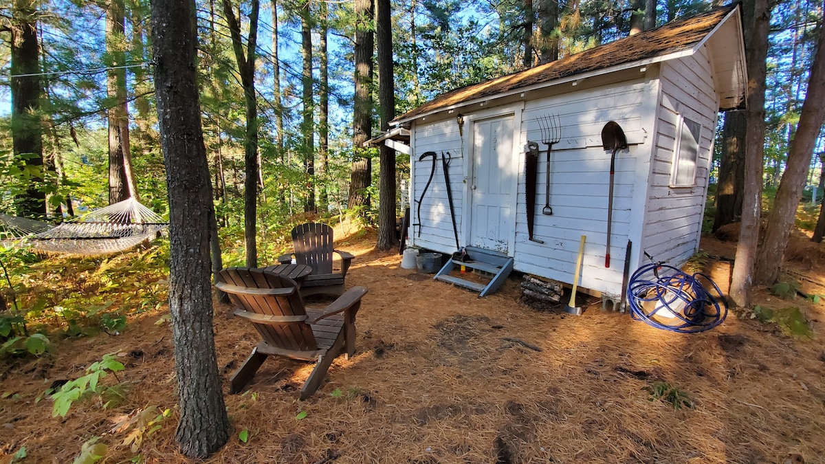 The Stabbin Cabin Grant Island带船、热水浴缸、宠物