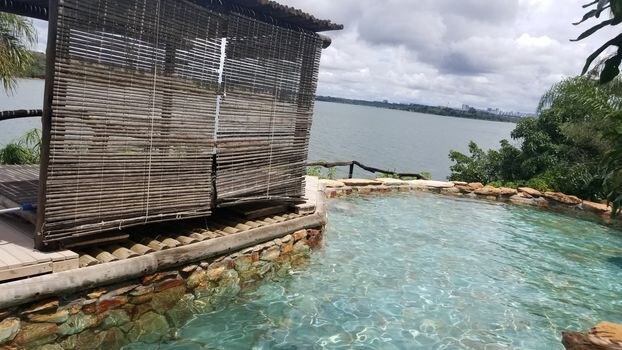 Casa na Beira do Lago com Vista Fantástica
